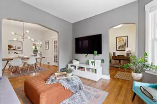 2241 W Foster Ave, Chicago, IL 60625 - Photo 7