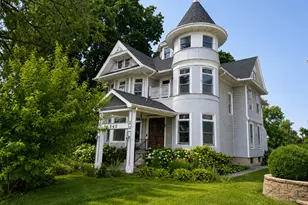 642 W Stephenson St, Freeport, IL 61032 - Photo 1