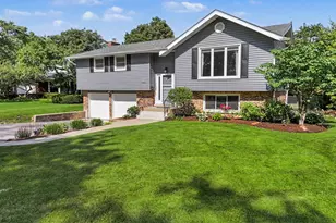 449 S Bennett Ave, Palatine, IL 60067 - Photo 3
