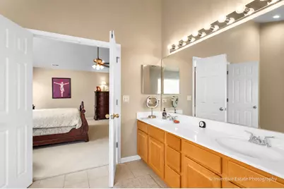 6096 Russell Drive, Hoffman Estates, IL 60192 - Photo 15