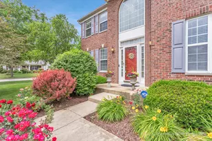 6096 Russell Dr, Hoffman Estates, IL 60192 - Photo 3