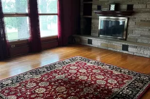 355 Hiawatha Dr, Lake in the Hills, IL 60156 - Photo 3