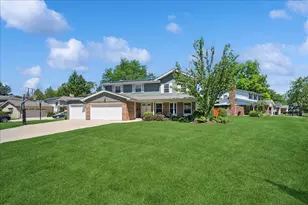 1660 Clavinia Ave, Deerfield, IL 60015 - Photo 7