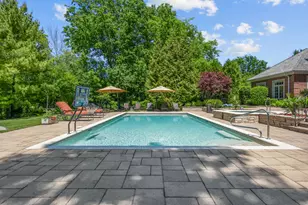 1150 W Keswick Ln W, Lake Forest, IL 60045 - Photo 9