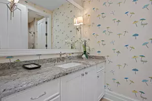 1150 W Keswick Ln W, Lake Forest, IL 60045 - Photo 33