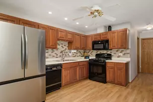 15606 Centennial Ct, Orland Park, IL 60462 - Photo 9