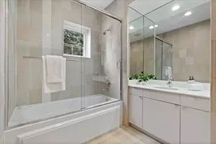 460 W Superior St, Chicago, IL 60654 - Photo 31