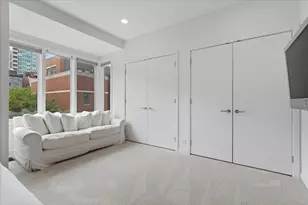 460 W Superior St, Chicago, IL 60654 - Photo 29