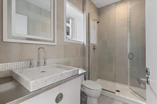 460 W Superior St, Chicago, IL 60654 - Photo 35