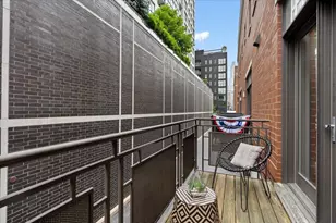 460 W Superior St, Chicago, IL 60654 - Photo 17