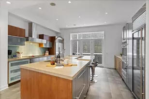460 W Superior St, Chicago, IL 60654 - Photo 13