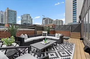 460 W Superior St, Chicago, IL 60654 - Photo 39