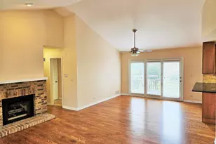 1932 Golf View Dr, Bartlett, IL 60103 - Photo 7