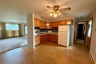 915 16th St, Mendota, IL 61342 - Photo 5