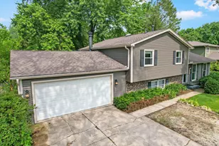 11S556 Book Rd, Naperville, IL 60564 - Photo 3