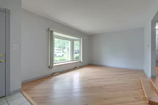 2508 Highland Dr, Lindenhurst, IL 60046 - Photo 7