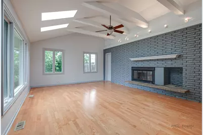 2508 Highland Drive, Lindenhurst, IL 60046 - Photo 9
