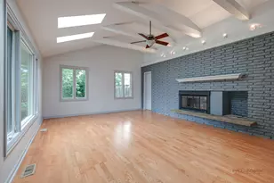 2508 Highland Dr, Lindenhurst, IL 60046 - Photo 9