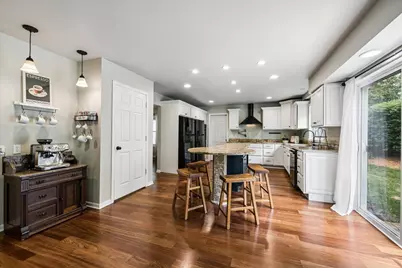 1040 N Charles Street, Naperville, IL 60563 - Photo 9