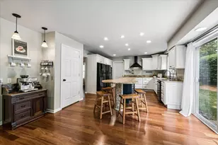 1040 N Charles St, Naperville, IL 60563 - Photo 9