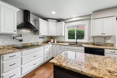 1040 N Charles Street, Naperville, IL 60563 - Photo 11