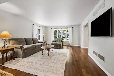 1040 N Charles Street, Naperville, IL 60563 - Photo 3