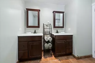 1040 N Charles St, Naperville, IL 60563 - Photo 23