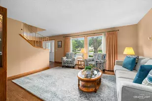 30W110 Avondale Ct, Warrenville, IL 60555 - Photo 3
