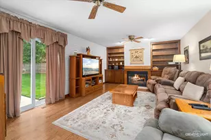 30W110 Avondale Ct, Warrenville, IL 60555 - Photo 11