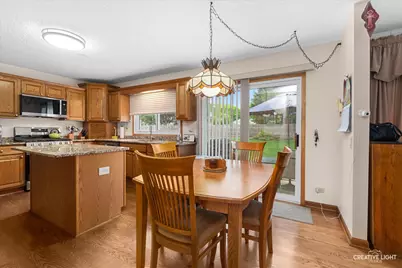 30W110 Avondale Court, Warrenville, IL 60555 - Photo 9