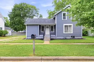207 E Jefferson Ave, Hampshire, IL 60140 - Photo 1