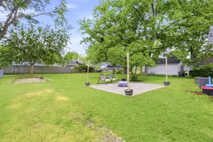 207 E Jefferson Ave, Hampshire, IL 60140 - Photo 13