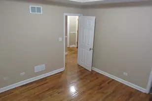 2251 W Rosemont Ave, Chicago, IL 60659 - Photo 9