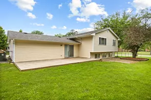 1381 Volkamer Trail, Elk Grove Village, IL 60007 - Photo 25