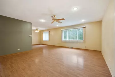 1381 Volkamer Trail, Elk Grove Village, IL 60007 - Photo 3