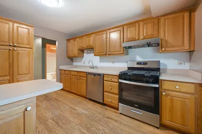 1381 Volkamer Trail, Elk Grove Village, IL 60007 - Photo 7