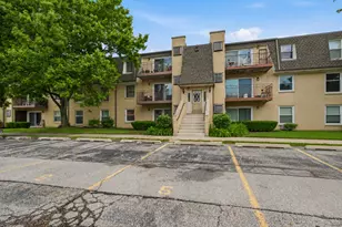 814 N River Rd, Mount Prospect, IL 60056 - Photo 1