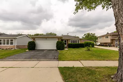 70 Dover Drive, Des Plaines, IL 60018 - Photo 3