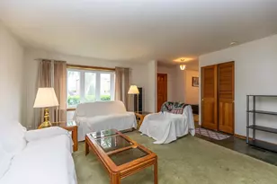 70 Dover Dr, Des Plaines, IL 60018 - Photo 9
