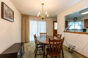 70 Dover Dr, Des Plaines, IL 60018 - Photo 5