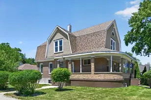 558 N Crystal St, Elgin, IL 60123 - Photo 3