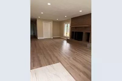 461 E Fullerton Avenue S, Glendale Heights, IL 60139 - Photo 3
