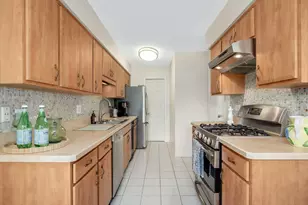 19W182 Ginny Ln E, Oak Brook, IL 60523 - Photo 15