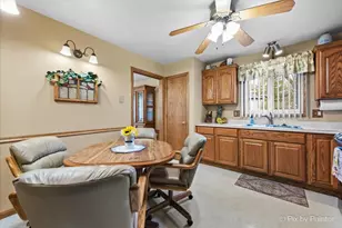830 Buckingham Ct, Crystal Lake, IL 60014 - Photo 9