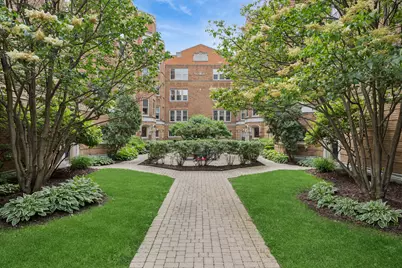 619 Washington Boulevard #2E, Oak Park, IL 60302 - Photo 1