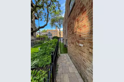 552 W Arlington Place, Chicago, IL 60614 - Photo 3