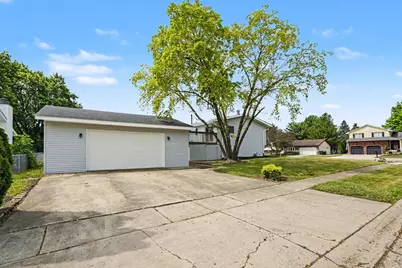 651 Michigan Avenue, South Elgin, IL 60177 - Photo 3