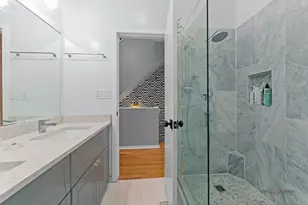 1157 W Newport Ave, Chicago, IL 60657 - Photo 13