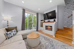 1157 W Newport Ave, Chicago, IL 60657 - Photo 3