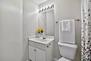 105 Ione Dr, South Elgin, IL 60177 - Photo 25